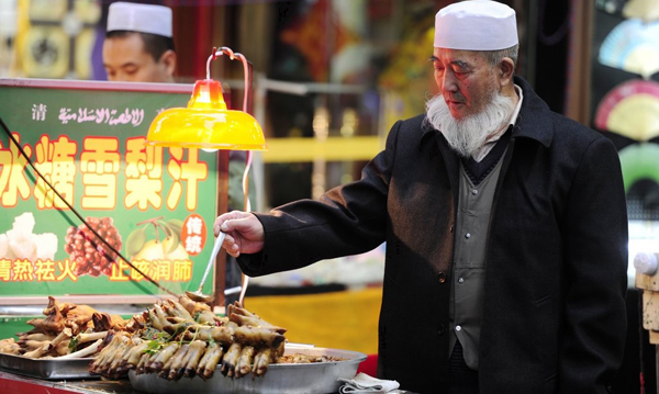 Enjoy Delicious Snacks at Xian Muslim Street
